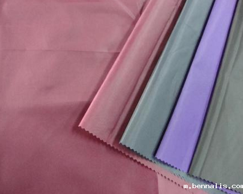 什么是涤塔夫?涤塔夫<a href=//m.bennalis.com/ target='_blank'>面料</a>的特点有哪些?