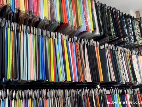 “科技、时尚、绿色、高端” 鸿岳纺织步入校服、冲锋衣面料的良性发展轨道